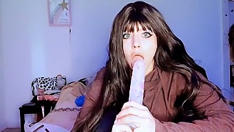 Young Girl Dominates With Big Toy In Oral Sex Scene