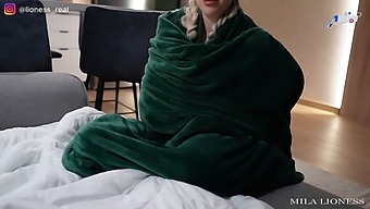Intimate Encounter With Stunning Stepsister During Vacation Ends In Surprise Cum On Panties